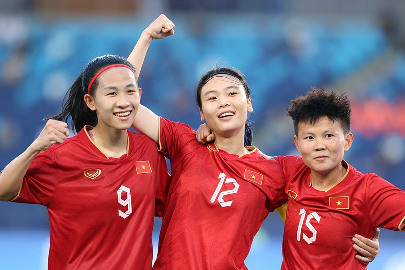 Tuyển nữ Việt Nam thắng ấn tượng Bangladesh ở lượt trận hai ASIAD.