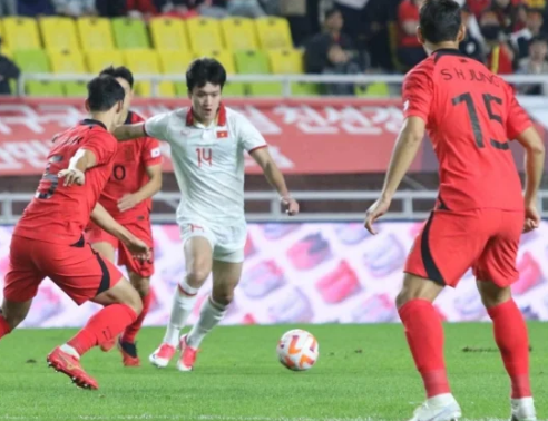 Tuyển Việt Nam thua 0-6 Hàn Quốc trên sân của đối thủ.