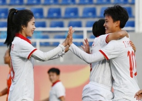 Tuyển nữ Việt Nam gặp khó trong việc giành vé đi tiếp ở vòng loại Olympic.