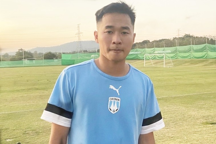 Vũ Minh Hiếu lập hat-trick trong trận giao hữu của Cheon An FC.