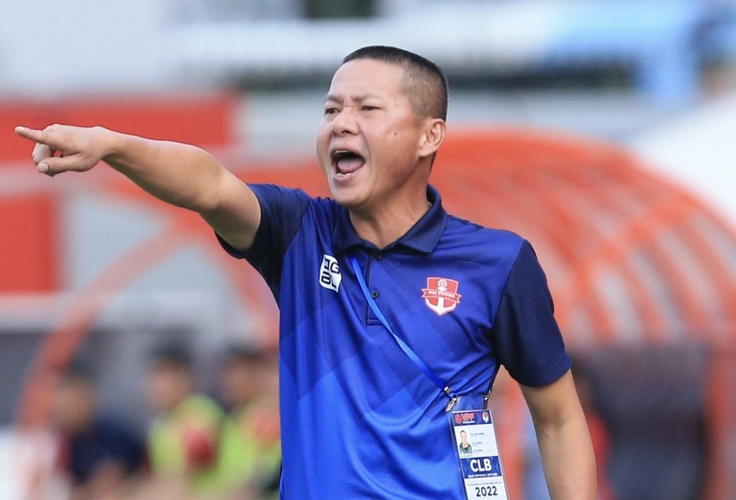HLV Chu Đình Nghiêm thất vọng với trận thua của Hải Phòng.