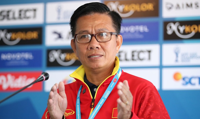 HLV Hoàng Anh Tuấn thông cảm cho trận thua của đội tuyển Việt Nam trước Iraq.