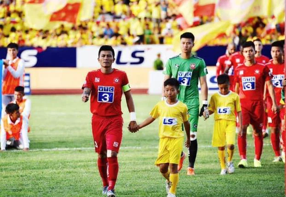 Phạm Mạnh Hùng của CLB Hải Phòng treo giò ở vòng 4 V-League.