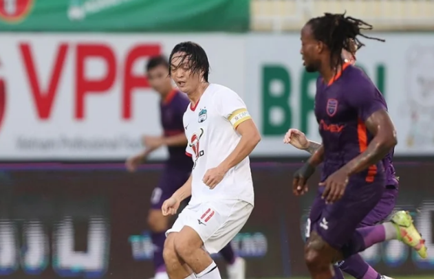 Hoàng Anh Gia Lai bất phân thắng bại Bình Dương ở vòng 4 V-League.