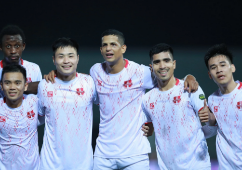 CLB Hải Phòng nhận thưởng 300 triệu đồng sau trận thắng Khánh Hòa.
