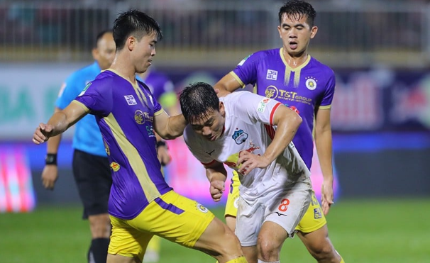 Hoàng Anh Gia Lai thắng cách biệt Hà Nội FC ở vòng 8 V-League.