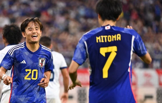 Kaoru Mitoma và Takefusa Kubo nguy cơ vắng mặt ở Asian Cup.