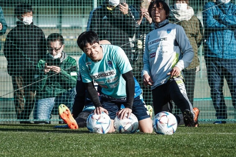 Công Phượng gia hạn hợp đồng với Yokohama FC.