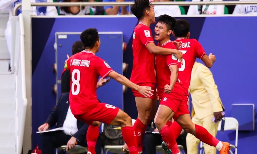 Tuyển Việt có màn trình diễn quả cảm trước Nhật Bản ở Asian Cup.
