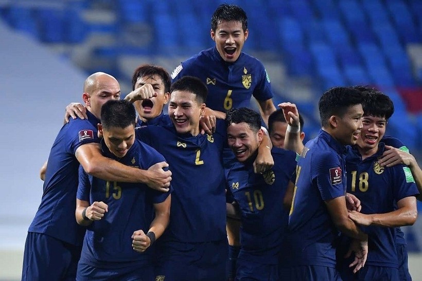 Tuyển Thái Lan gặp Uzbekistan ở vòng 16 đội Asian Cup.