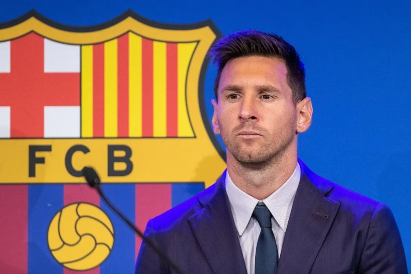 Kỷ vật của Messi với Barca được bán đấu giá ở Anh.