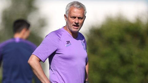 HLV Mourinho được đồn đoán có thể tái hợp Man United.