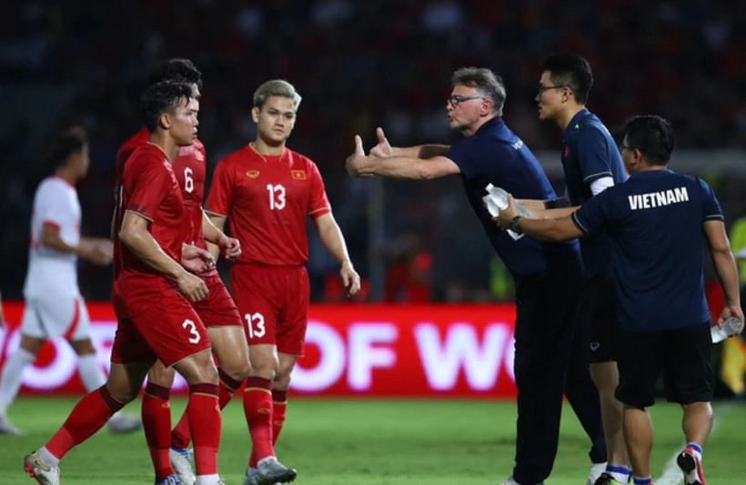 Tuyển Việt Nam nhận nhiều lời chê sau thất bại ở Asian Cup.