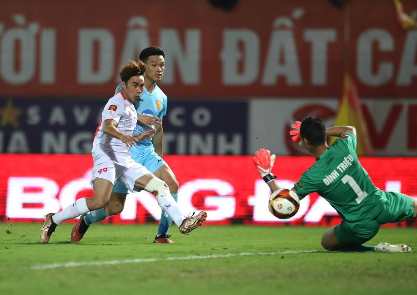 Nam Định FC thắng ấn tượng Hải Phòng ở vòng 9 V-League.