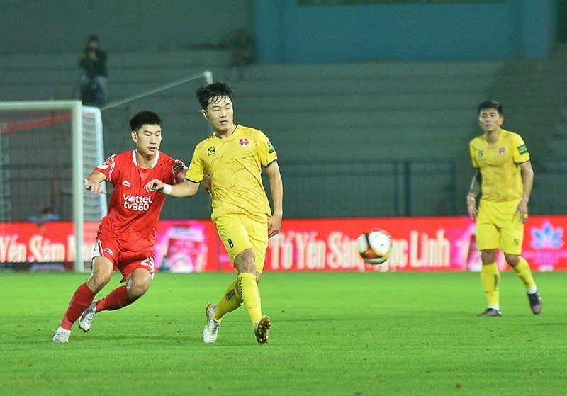 Lương Xuân Trường gia nhập CLB Hà Tĩnh theo hợp đồng cho mượn từ Hải Phòng.