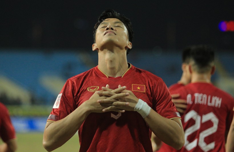 Quế Ngọc Hải đã tái phát chấn thương gân kheo sau trận đấu với Quảng Nam.