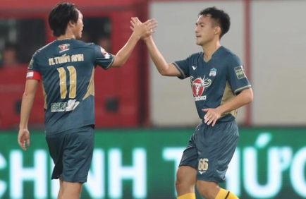 Hoàng Anh Gia Lai làm khách của Khánh Hòa ở vòng 11 V-League.