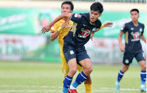 Hoàng Anh Gia Lai hòa Khánh Hòa FC ở vòng 11 V-League.