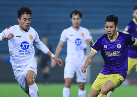 Hà Nội FC để thua đáng tiếc trước chủ nhà Nam Định ở vòng 11 V-League.
