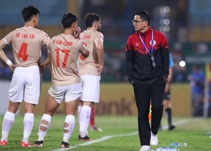 Hồ Tấn Tài bị treo giò ở vòng 12 V-League.