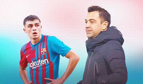 Pedri và huấn luyện viên Xavi chuẩn bị rời Barca.
