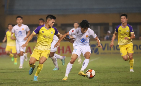Nam Định đả bại Hà Nội FC trên sân Hàng Đẫy.