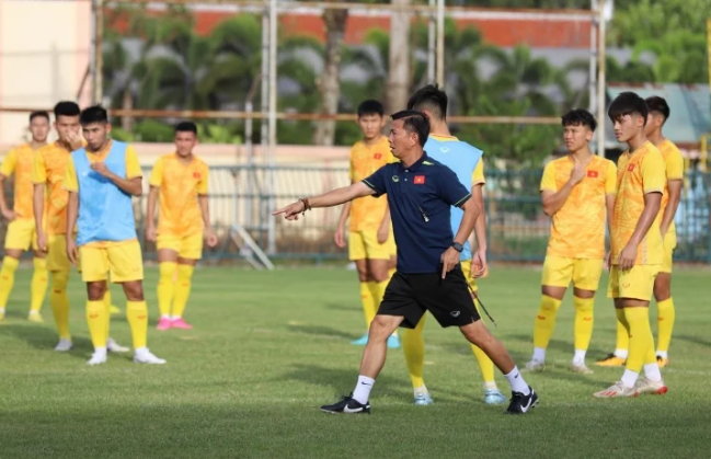 HLV Hoàng Anh Tuấn chưa chốt suất đá chính ở U23 Việt Nam.
