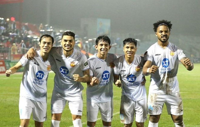 Nam Định vững vàng trên đỉnh bảng xếp hạng V-League.