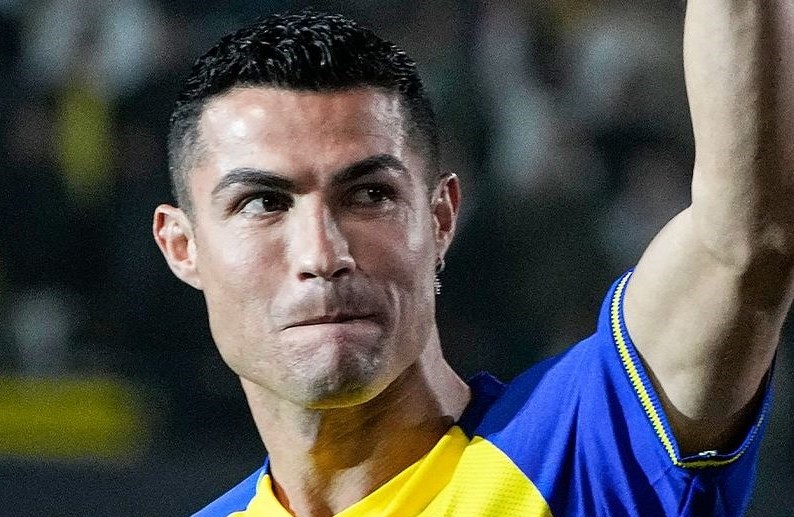 C.Ronaldo thuyết phục Kevin De Bruyne tới Al Nassr.