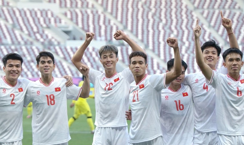 U23 Việt Nam vào tứ kết tứ kết U23 châu Á với ngôi nhì bảng D.