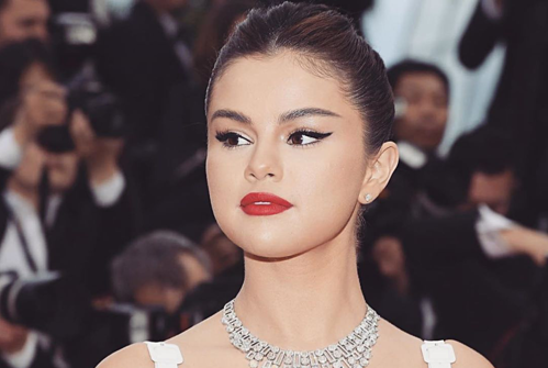 Selena Gomez đẹp hút mắt trên thảm đỏ LHP Cannes