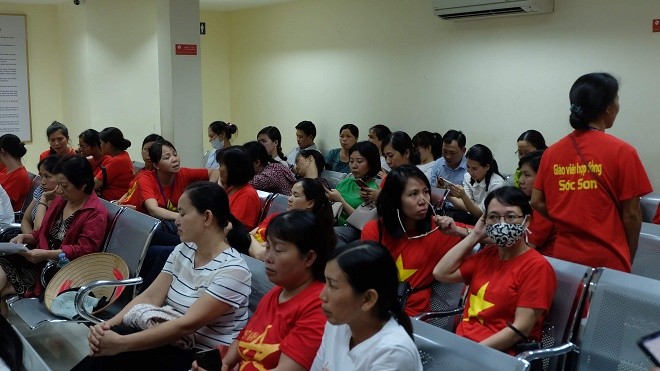 Hàng trăm giáo viên hợp đồng mong chờ phán quyết của lãnh đạo TP Hà Nội.