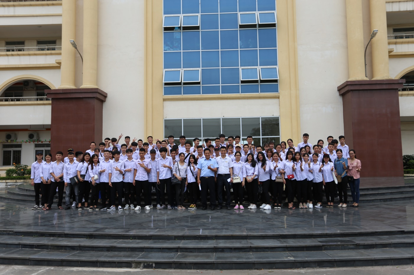 Trường THPT Lam Hồng thăm quan Cơ sở 2 của Trường ĐH Kinh doanh và Công nghệ Hà Nội và trải nghiệm thực tế tại Công ty TNHH Điện tử CANON Việt Nam