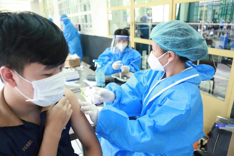 Học sinh trên địa bàn tỉnh Đồng Nai bắt đầu được tiêm vắc xin phòng Covid-19.