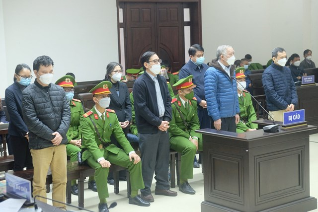Ông Nguyễn Đức Chung và đồng phạm trong phiên tòa xét xử sơ thẩm vụ án 'tiếp tay' cho Công ty Nhật Cường.