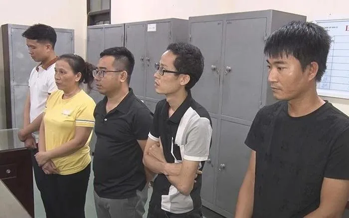 5 đối tượng trong đường dây bị Công an tỉnh Hà Nam bắt giữ.