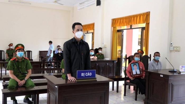 Bị cáo Nguyễn Minh Tuấn tại phiên tòa xét xử.