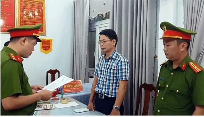 Cơ quan Điều tra đọc Quyết định khởi tố vụ án, khởi tố bị can đối với Trần Quang Kim Sơn.