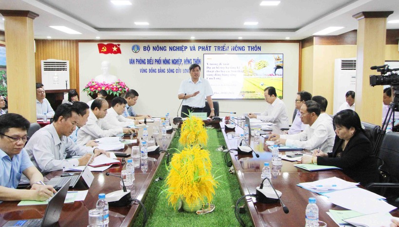 Thứ trưởng Bộ NN&PTNT Trần Thanh Nam phát biểu tại hội thảo.