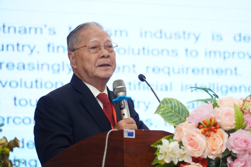 TS Nguyễn Văn Quang, Hiệu trưởng Trường ĐH Nam Cần Thơ phát biểu tại hội thảo.