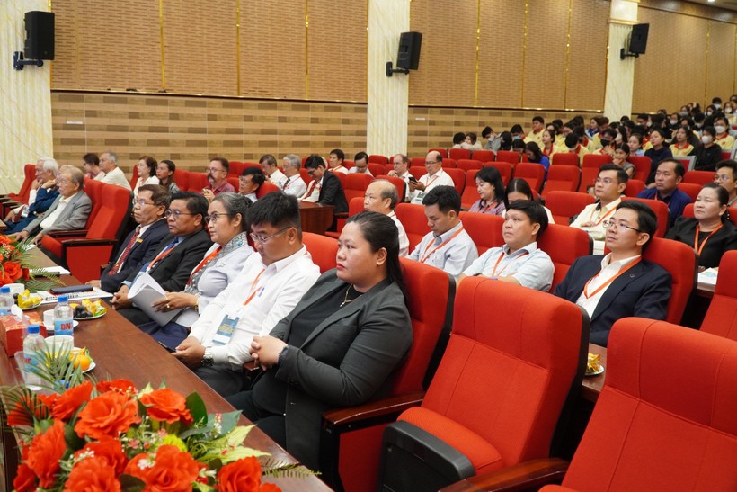 Hội thảo do Trường ĐH Nam Cần Thơ tổ chức, với sự tham gia của hơn 100 đại biểu là lãnh đạo các trường CĐ, ĐH, nhà khoa học đến từ Lào, Philippines, Đức, Mỹ, Việt Nam.