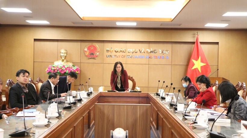 TS. Ngô Thị Minh - Thứ trưởng Bộ Giáo dục & Đào tạo phát biểu tại hội nghị trực tuyến về công tác thi đua năm học 2021-2022 Cụm 1. Ảnh: Đình Tuệ.