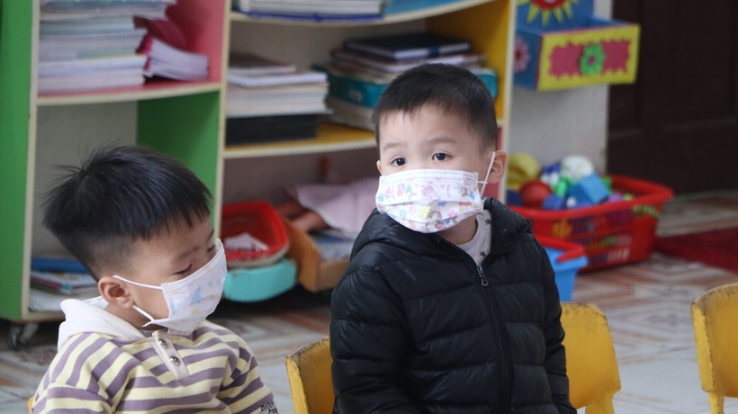 Sở GD&ĐT tỉnh Nam Định yêu cầu các nhà trường linh hoạt hình thức dạy học nếu thời tiết chuyển rét đậm, rét hại để đảm bảo sức khỏe, phòng chống rét cho học sinh.