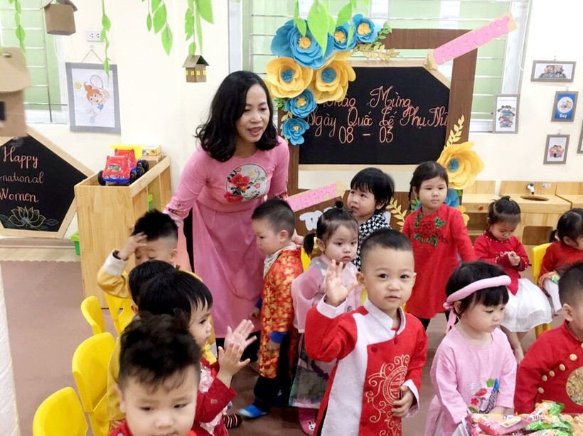 Cô Lê Kim Hằng là một trong những tấm gương tiêu biểu về tình yêu nghề, yêu trẻ và luôn gắn bó với trẻ thơ.