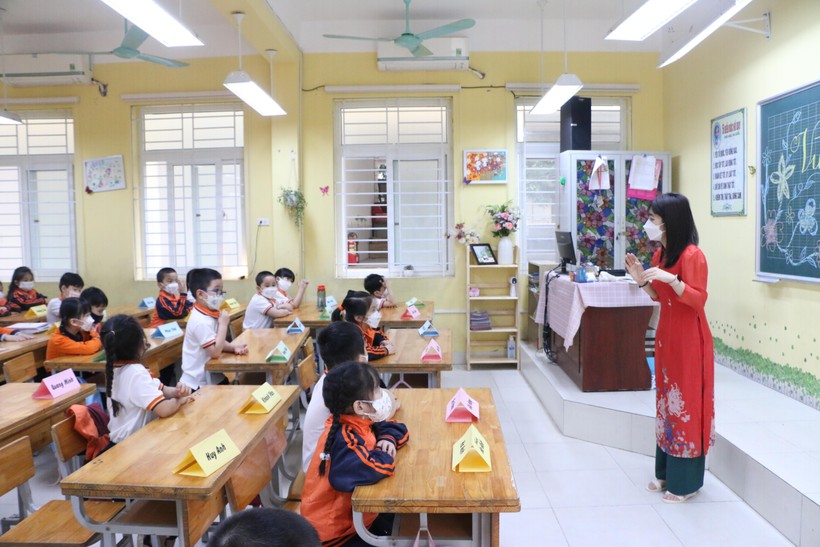 Trường Tiểu học Trung Văn là một trong những điểm sáng của ngành Giáo dục quận Nam Từ Liêm (Hà Nội) về triển khai tốt Chương trình GDPT 2018 với lớp 1, 2 trong thời gian qua.