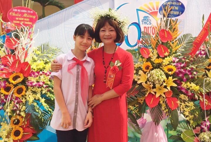 Cô trò Trường THCS Dương Xá (Gia Lâm, Hà Nội) cùng lưu lại khoảnh khắc đáng nhớ bên mái trường thân yêu.