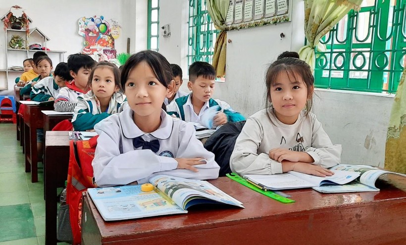 Các em học sinh Trường Tiểu học Hải Trung trong một giờ học Tiếng Việt.