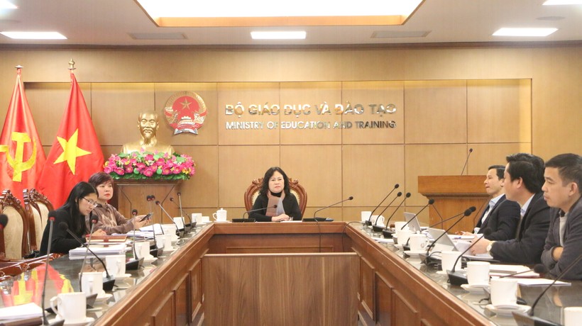 Thứ trưởng Ngô Thị Minh chủ trì buổi họp về công tác chuẩn bị cho lễ tuyên dương học sinh đạt giải Olympic và Khoa học kỹ thuật quốc tế năm 2022. 