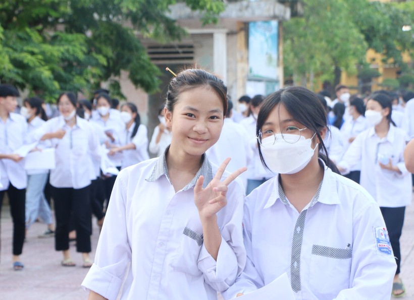 Thí sinh tham dự kỳ thi tuyển sinh vào lớp 10 năm 2022 tại điểm thi Trường THPT Nam Trực, tỉnh Nam Định.