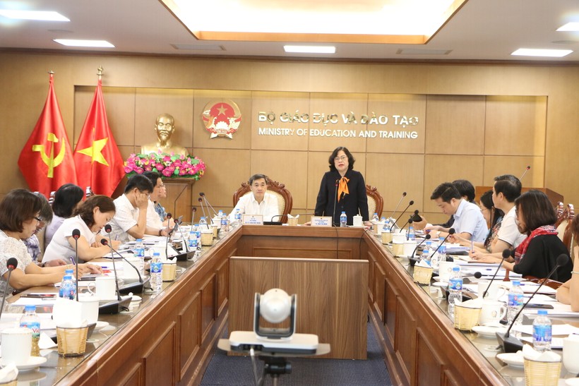 Thứ trưởng Bộ GD&ĐT Ngô Thị Minh phát biểu khai mạc hội thảo. 